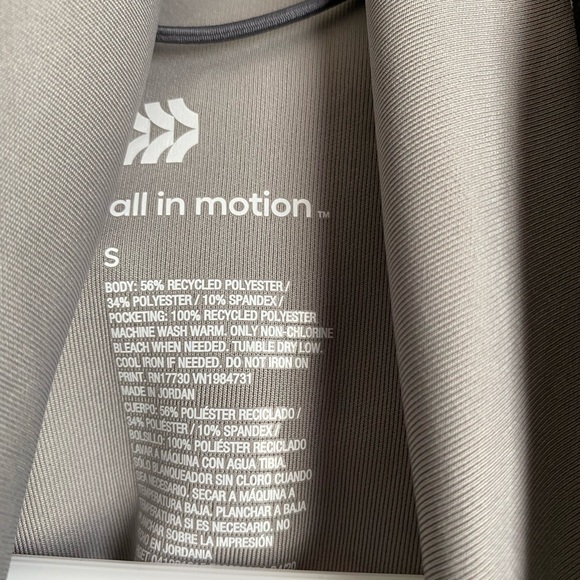 All In Motion Small Running Sweater NEVER USED - Picture 3 of 3